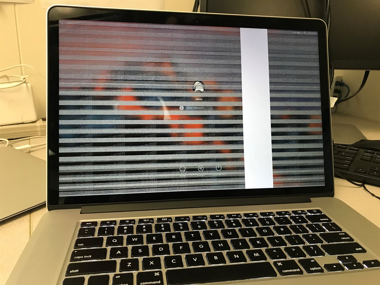dấu hiệu nên thay màn hình macbook